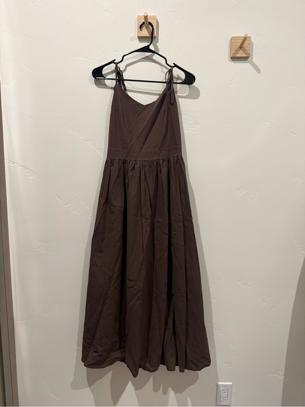 Brown Tie-Strap Maxi Summer Dress
